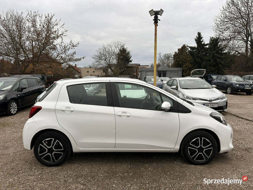 Toyota Yaris 13 benz 99KlimaIsofixSalon światła do jazdy dziennej Warszawa