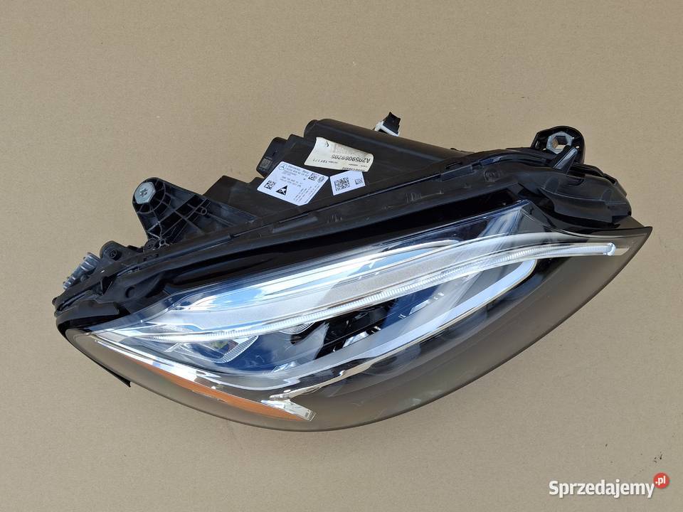 MERCEDES CKLASA W205 LIFT USA REFLEKTOR PRAWY Bieleń