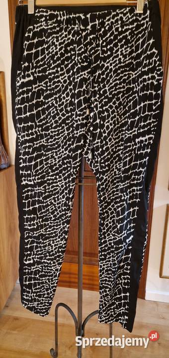 Spodnie leginsy marki Only 36 stan XL czarno Długie Lublin