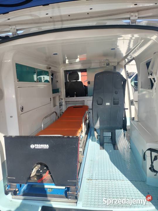 ambulans karetka centralny zamek lubuskie Drągowina