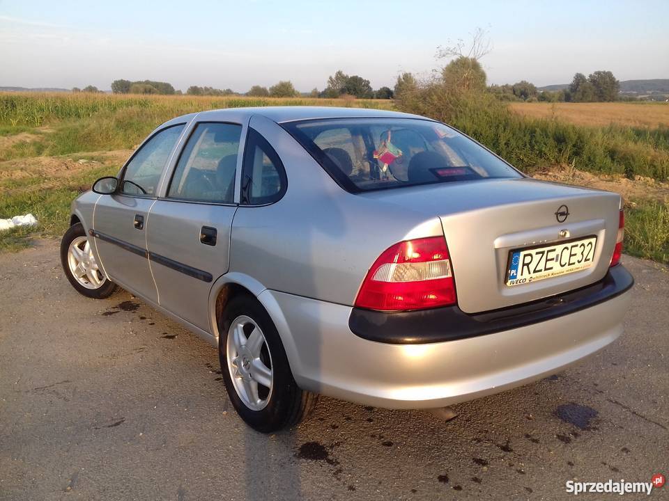 Opel Vectra B 1998 2.0DTi 101km 239000km HAK Boguchwała - Sprzedajemy.pl