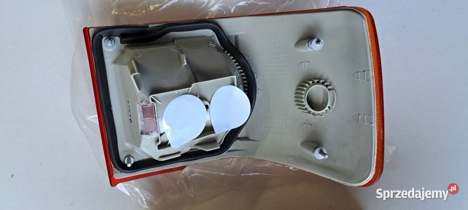 Lampa tylna prawa w błotnik Audi 80 B3 DEPO NOWA osobowe Luzino