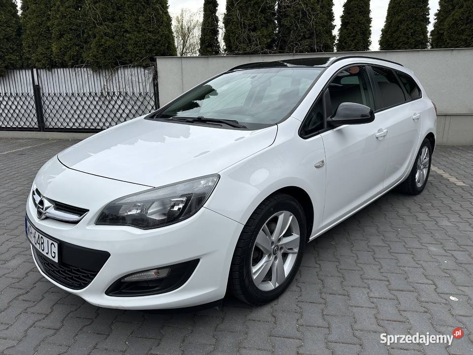 Opel Astra J Sports Tourer 20 diesel 165 Automat nieuszkodzony Radom