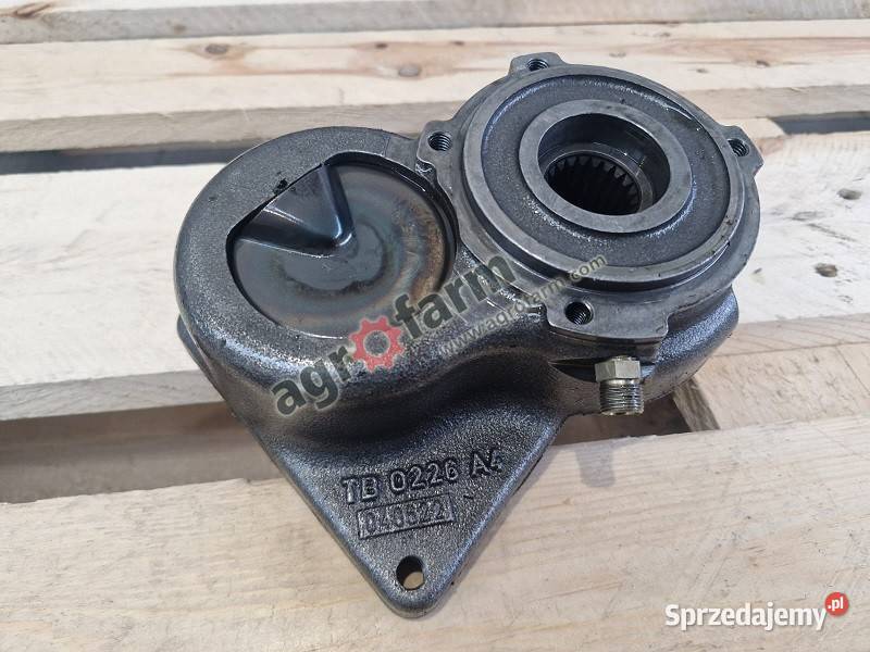 Obudowa pompy Valtra C90 6200 8000 M120 T130 Byków