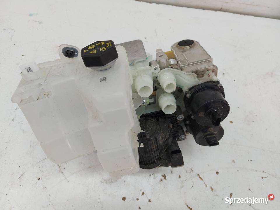 TESLA MODEL Y 2024r POMPA WODY CIEPŁA