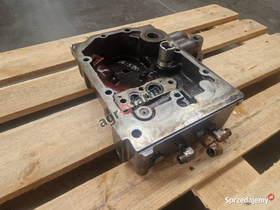 Pokrywa Massey Ferguson 6718S 7715 5475