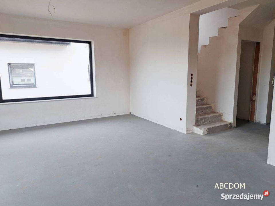 Dom wolnostojący 5 pokoi garażurocze miejsce Masłomiąca