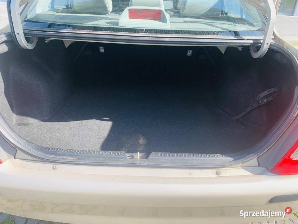 Mazda 323 sedan benzyna Szczecin sprzedam