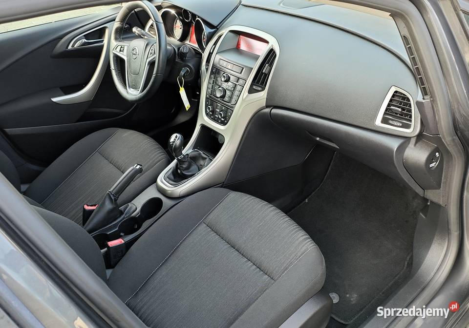 Opel Astra 14T Benzyna Turbo dobrze wyposażona Astra Wola