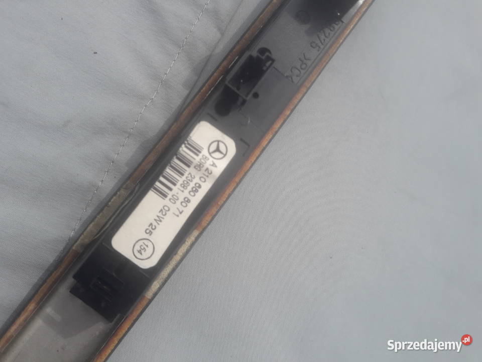 Mercedes W210 dekor drewno wyświetlacz PTS
