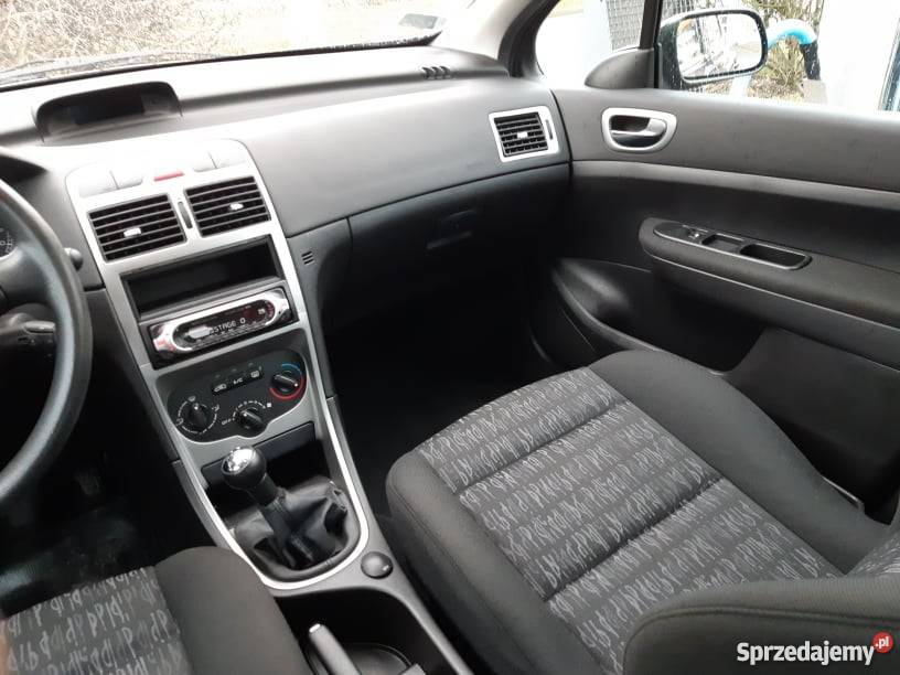 Peugeot 307 20 16v benzyna 136 2001 Szczecin
