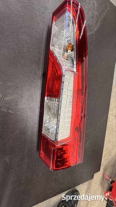 Lampa Renault Master prawy tył oryginał Motoryzacja Płock