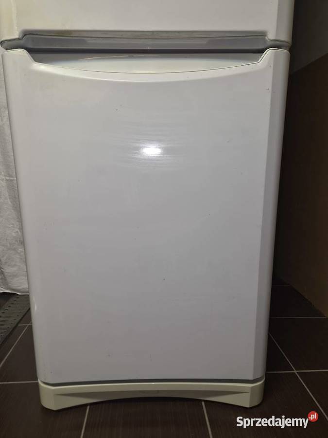 Sprzedam lodówkę Indesit Chełm