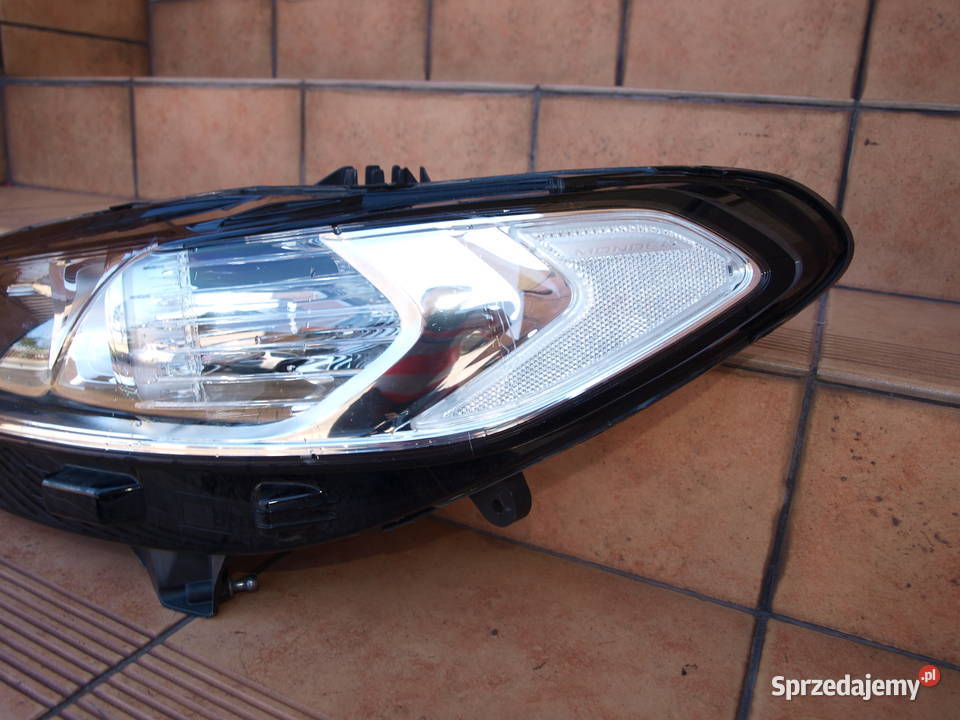 Ford Mondeo Mk5 lampa lewa przód zwykła 2014