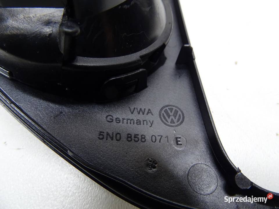 RAMKA OSŁONA KRATEK NAWIEWU TUNELU 5N0858071E VW małopolskie sprzedam