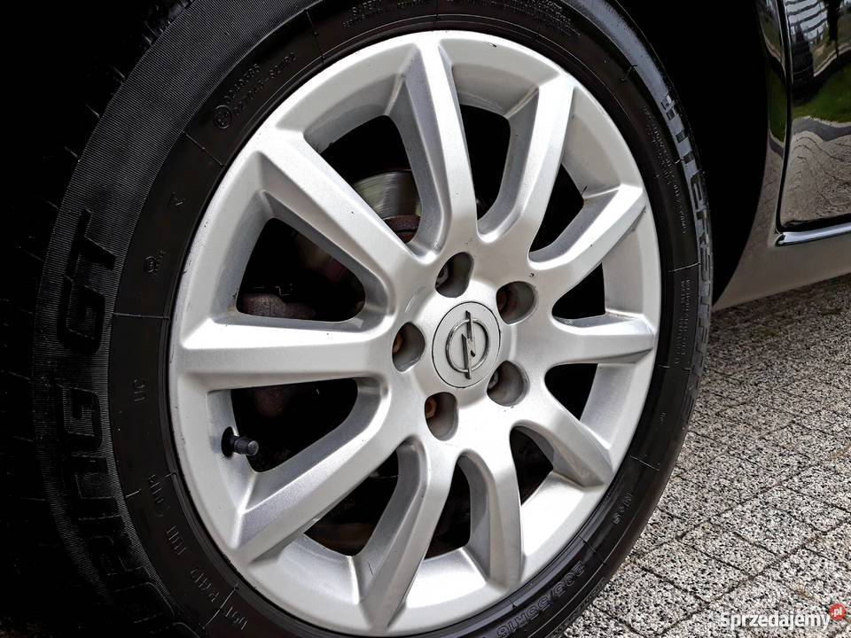 Opel Zafira B 19 Cdti 120 2006 wersja Cosmo relingi dachowe Lipno