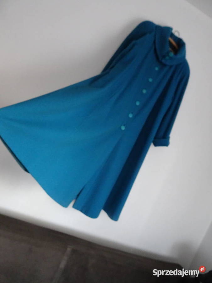 damski długi płaszcz trapezowy