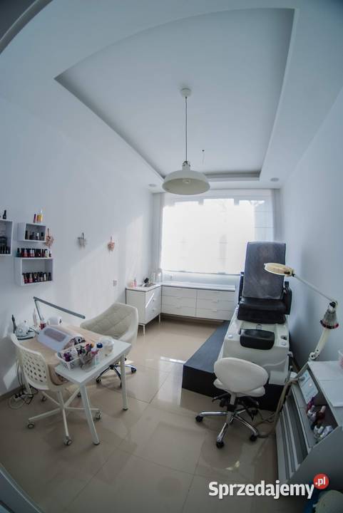 Dochodowy salon fryzjerskokosmetyczny w Warszawa