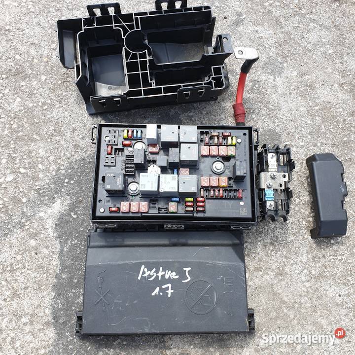 OPEL ASTRA J IV 17 CDTI SKRZYNKA BEZPIECZNIKOW Łochowice sprzedam