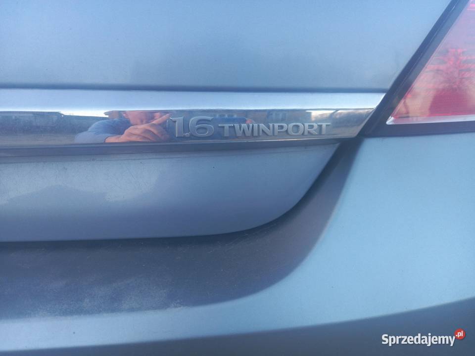 OPEL ASTRA H BENZYNA 16 2004BOGATA Rok produkcji 2004 Astra łódzkie Krośniewice