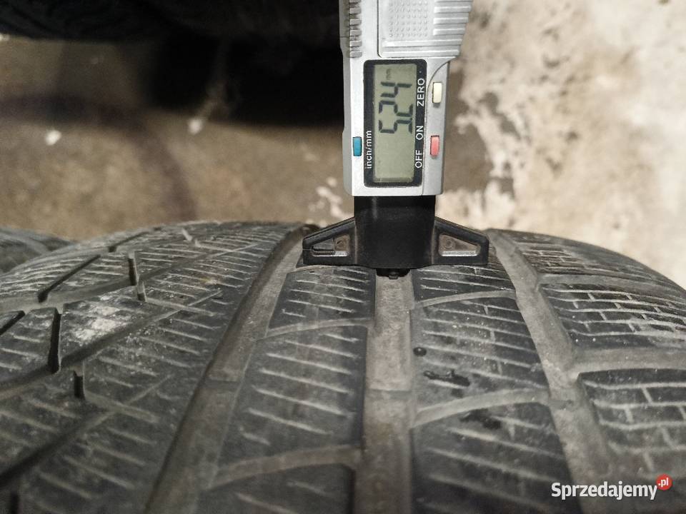 Opony zimowe 27535R20 28535R20 Pirelli Samochodowe Kielce sprzedam