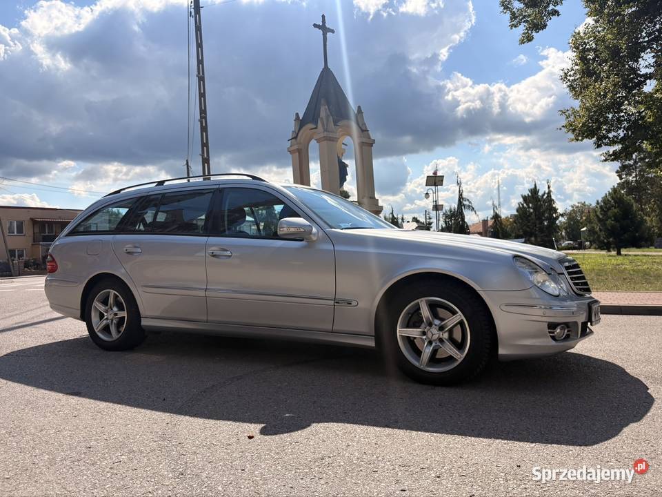 Sprzedam MercedesBenz E 320 CDI 4MATIC produkcji