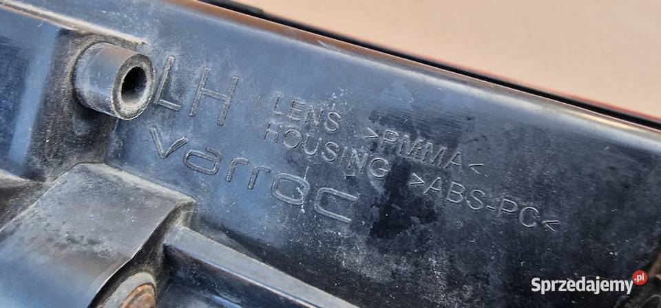 SKODA SUPERB III 3 KOMBI LAMPA TYLNA TYŁ LEWA osobowe