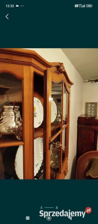 Witryna z szufladą ORZECH zamykana na dwa zamki