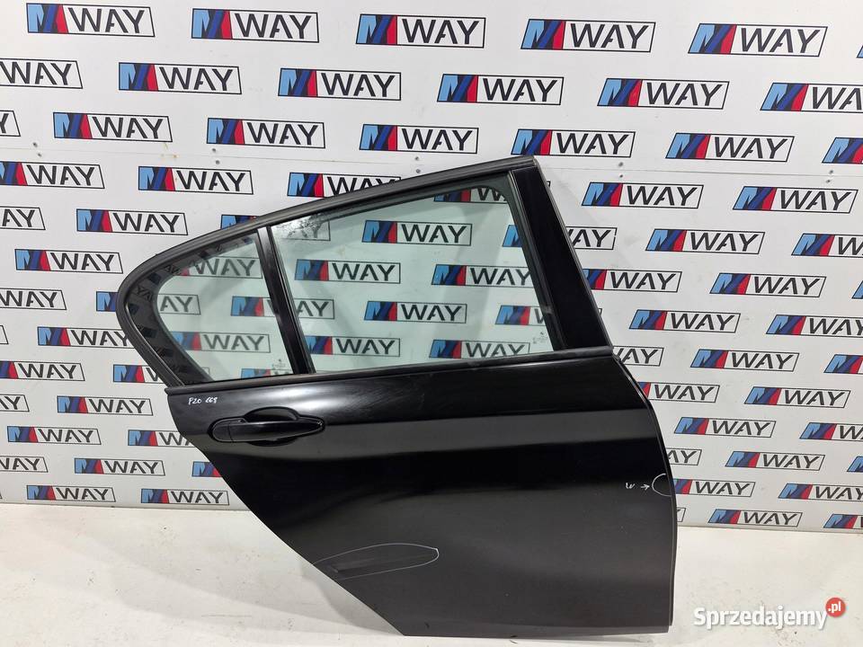 BMW F20 DRZWI PRAWY TYŁ TYLNE PRAWE 668 SCHWARZ Drzwi