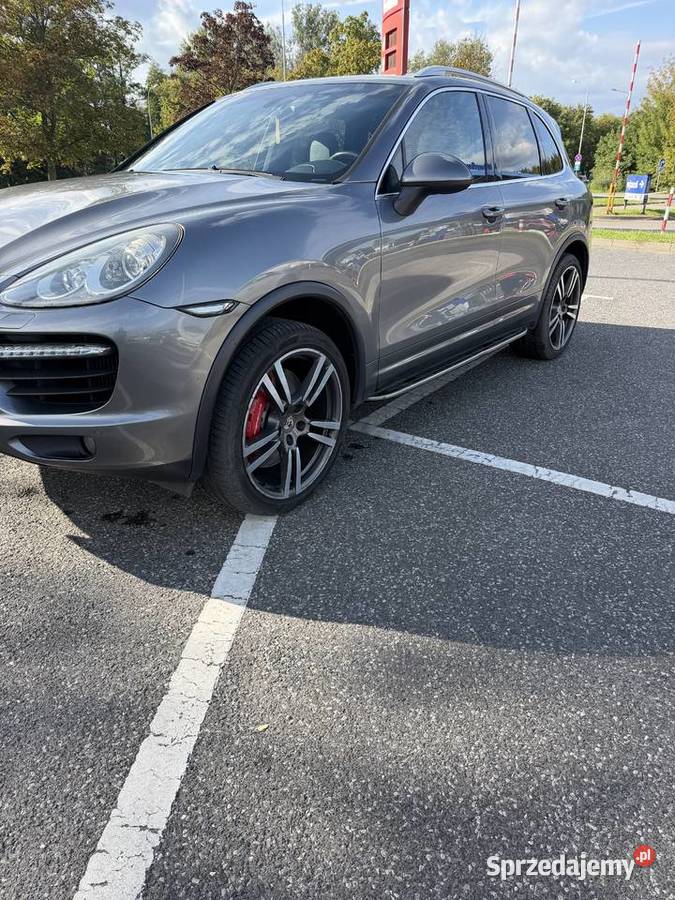 Porsche cayenne turbo s 48 v8