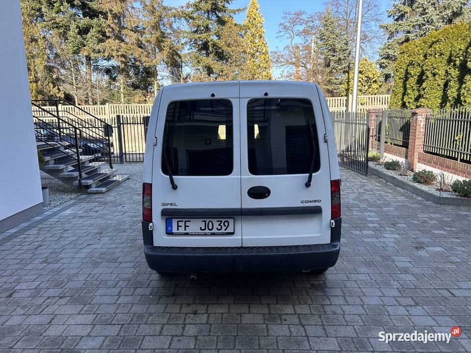 Opel Combo 14 benzyna Napęd przednia oś wielkopolskie Ostrzeszów