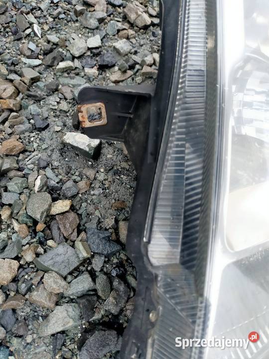 Sprzedam reflektory Valeo do Opel Vivaro używane Lampy przednie Lampy przednie Słotwina