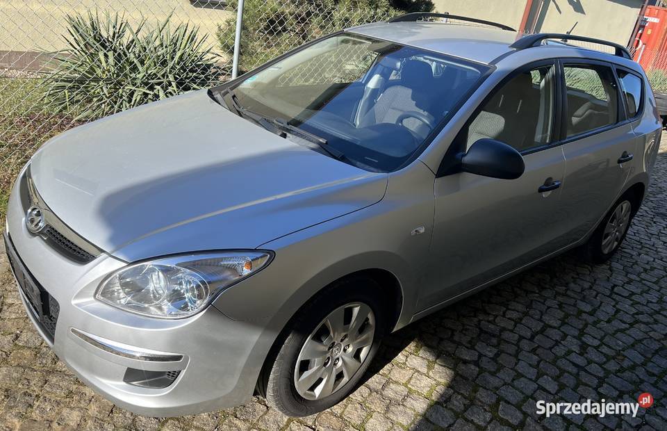Hyundai i30 Cw 16 crdi 90 Super stan diesel Samochody osobowe Wrocław