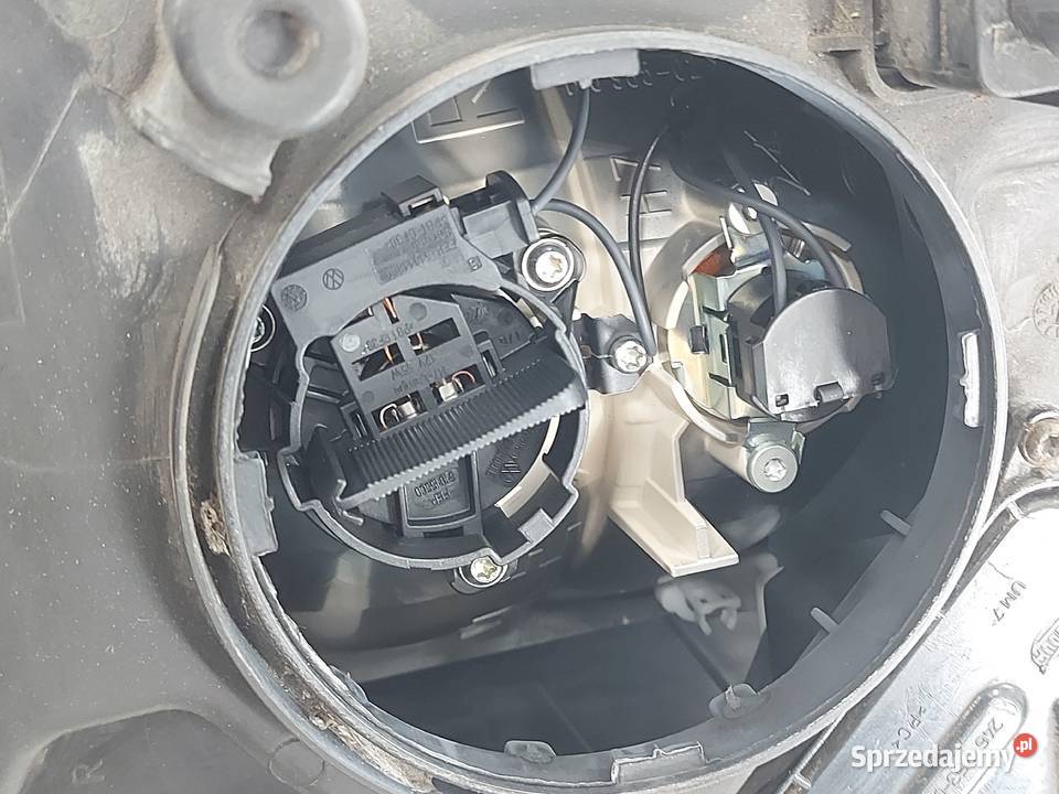 VW CRAFTER 15r lampa prawa przód ANGLIK osobowe Kielce sprzedam