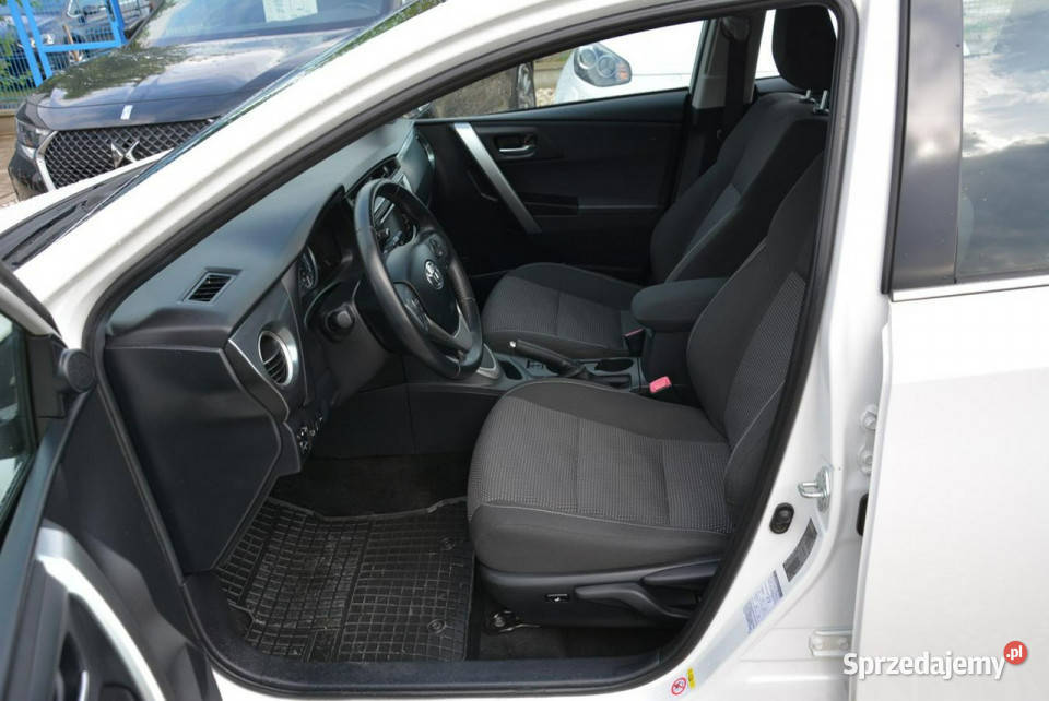 Toyota Auris Biała Perła Executive Navi Ledy Ostrów Mazowiecka