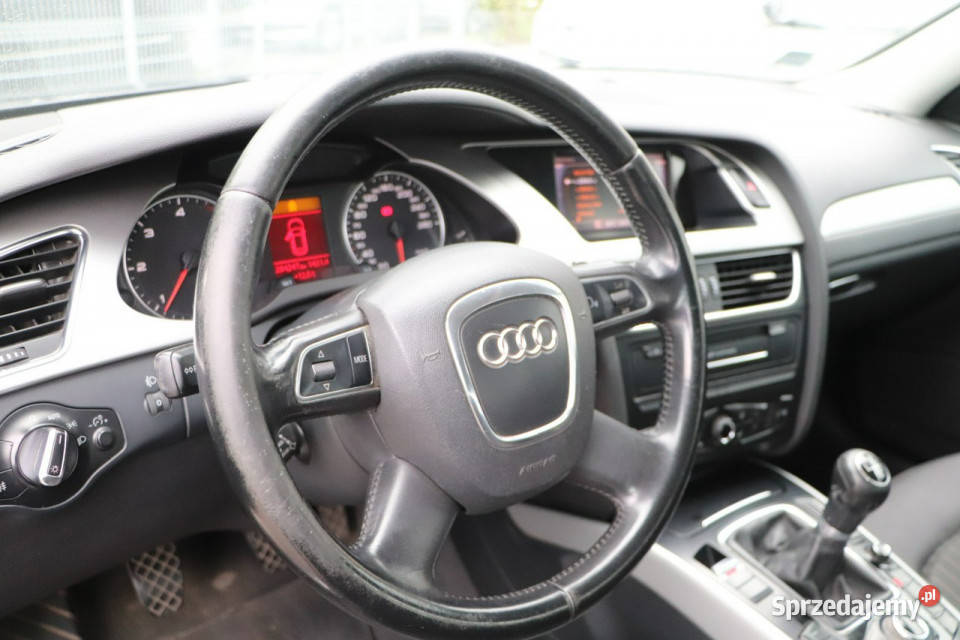 Audi A4 klima6biegczujnik deszczu i elektryczne lusterka Opole sprzedam
