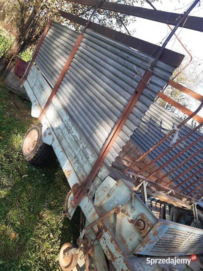 Przyczepa samozbierająca Konina