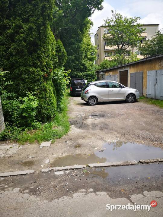 Garażmagazyn murowany w BielskuBiałej do
