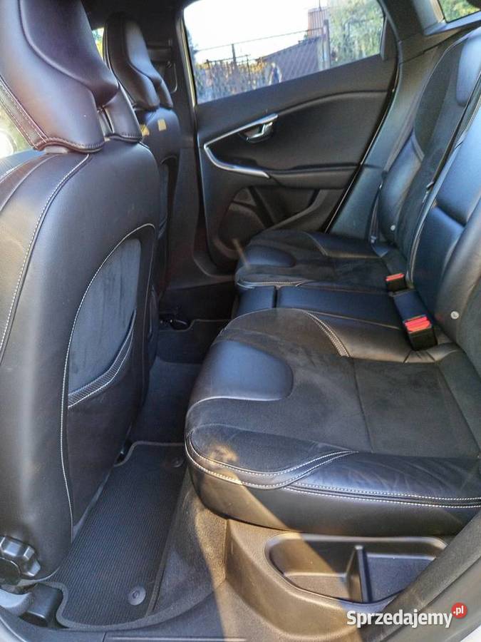 VOLVO V40 z 2014r w najbogatszej wersji RDESIGN Rok produkcji 2014 V40 Puławy
