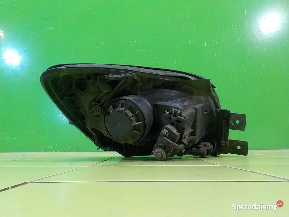 KIA SPORTAGE II 20 CRDI 05r 5D lampa lewa przod sprzedam