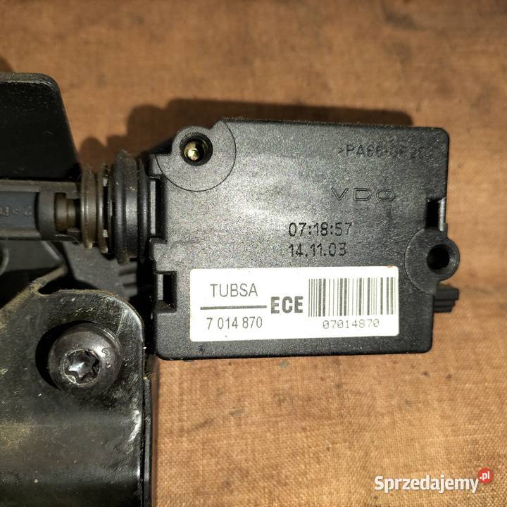 Zamek klapy tylnej BMW E60 E61 E65 E66 X6 E71 osobowe Poręba