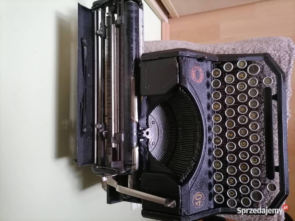 Stara maszyna do pisania z lat 40 tych Kraków