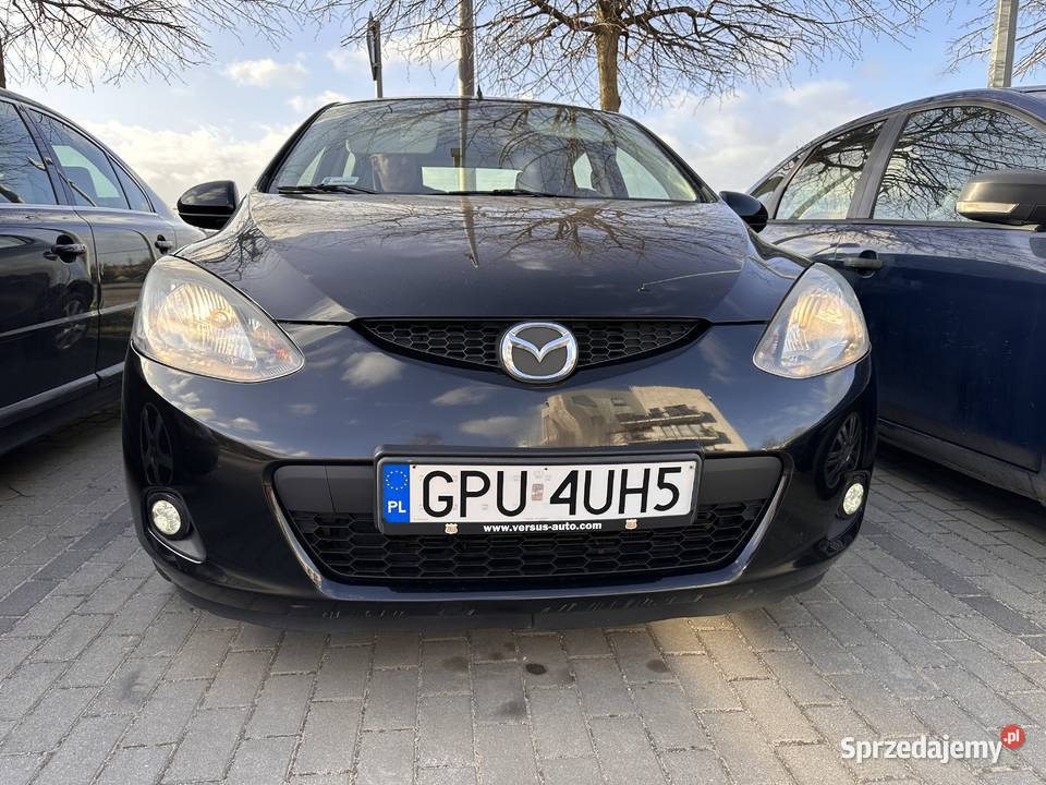 Mazda 2 małe ekonomiczne autko Benz 13