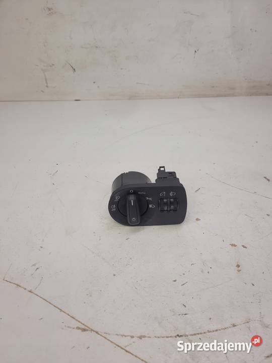 WŁĄCZNIK ŚWIATEŁ AUDI A1 8X 8X1941531R EU śląskie Przystajń