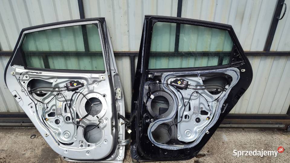 HYUNDAI IX35 DRZWI TYLNE PRAWE LEWE 1015 POD Włoszczowa