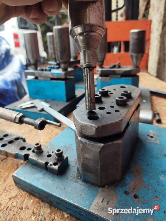Przyrząd do wykrawania otworów Ostrów Wielkopolski sprzedam
