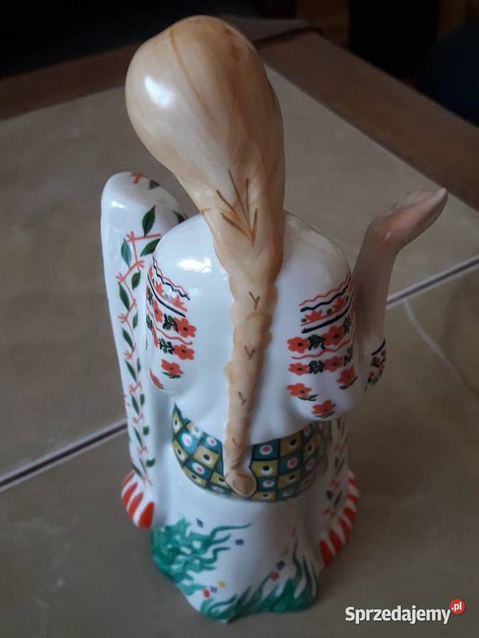Figurka porcelanowa Ukraińska hafciarka Kijów lubelskie Janów Lubelski