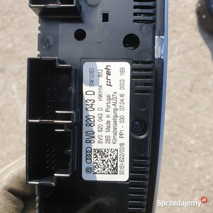 AUDI A3 8V PANEL KLIMATYZACJI NAWIEWU 8V0820043D osobowe kujawsko-pomorskie Łochowice