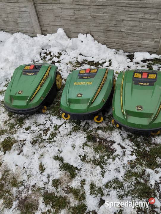 3 roboty koszące John Deere Tango E5 Ogród