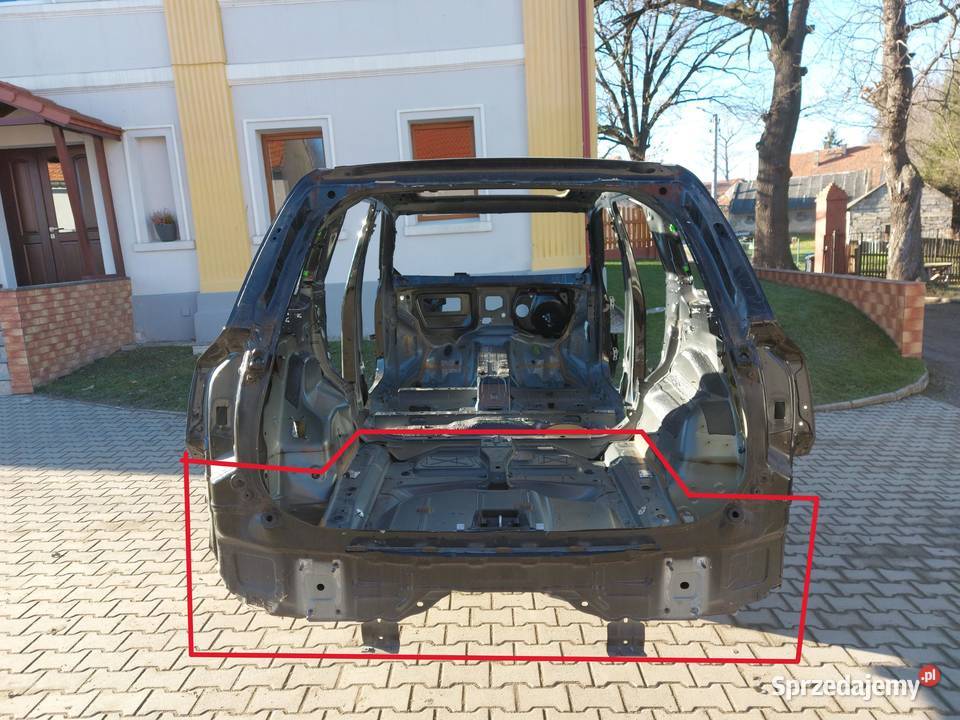 Volvo XC90 II T8 2018 pas tylny podłoga wanna
